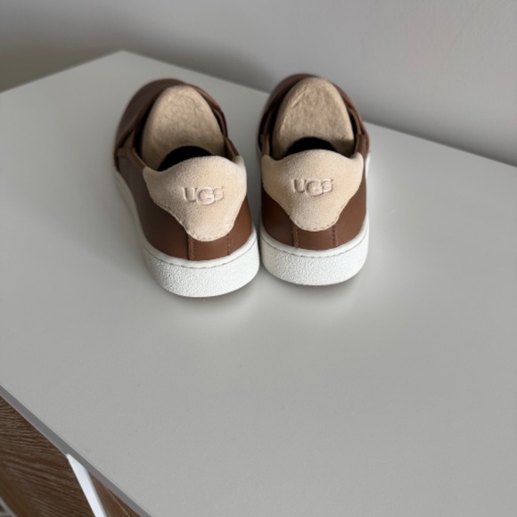UGG Cas Leather Slip On Size 8 - Picture 6 of 8